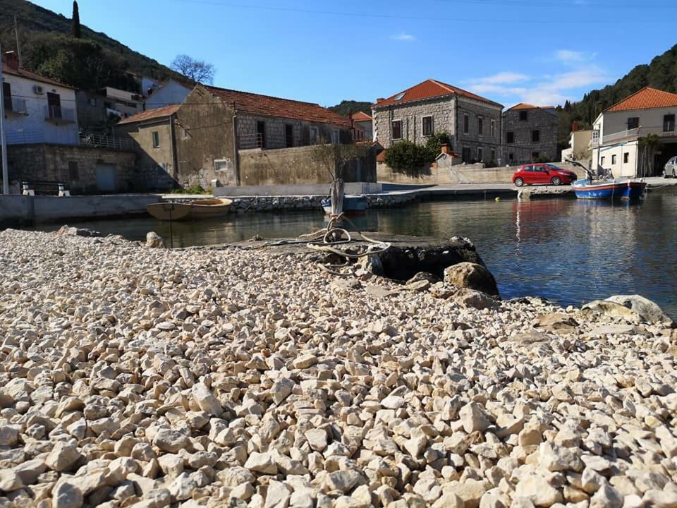 Vila Ruza Ston Luaran gambar