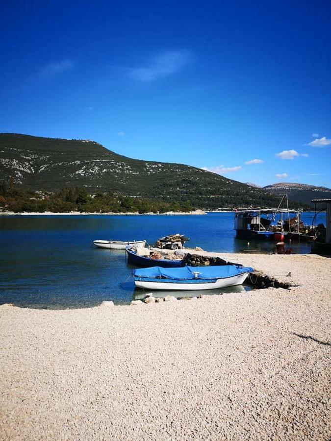 Vila Ruza Ston Luaran gambar